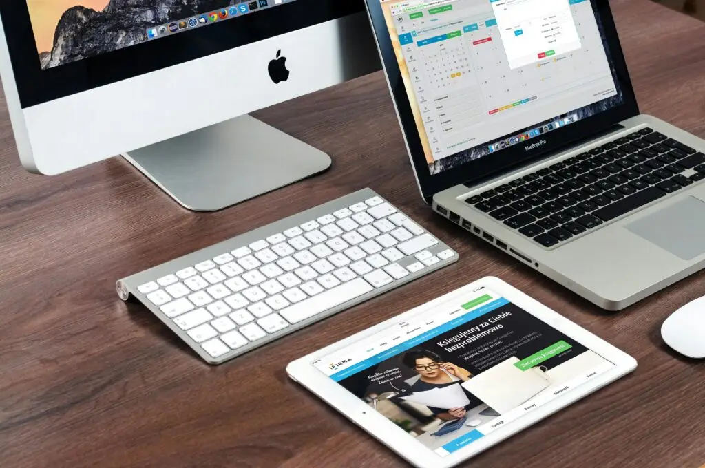 Freelance digital marketing specialist working on SEO and social media strategy in Dubai